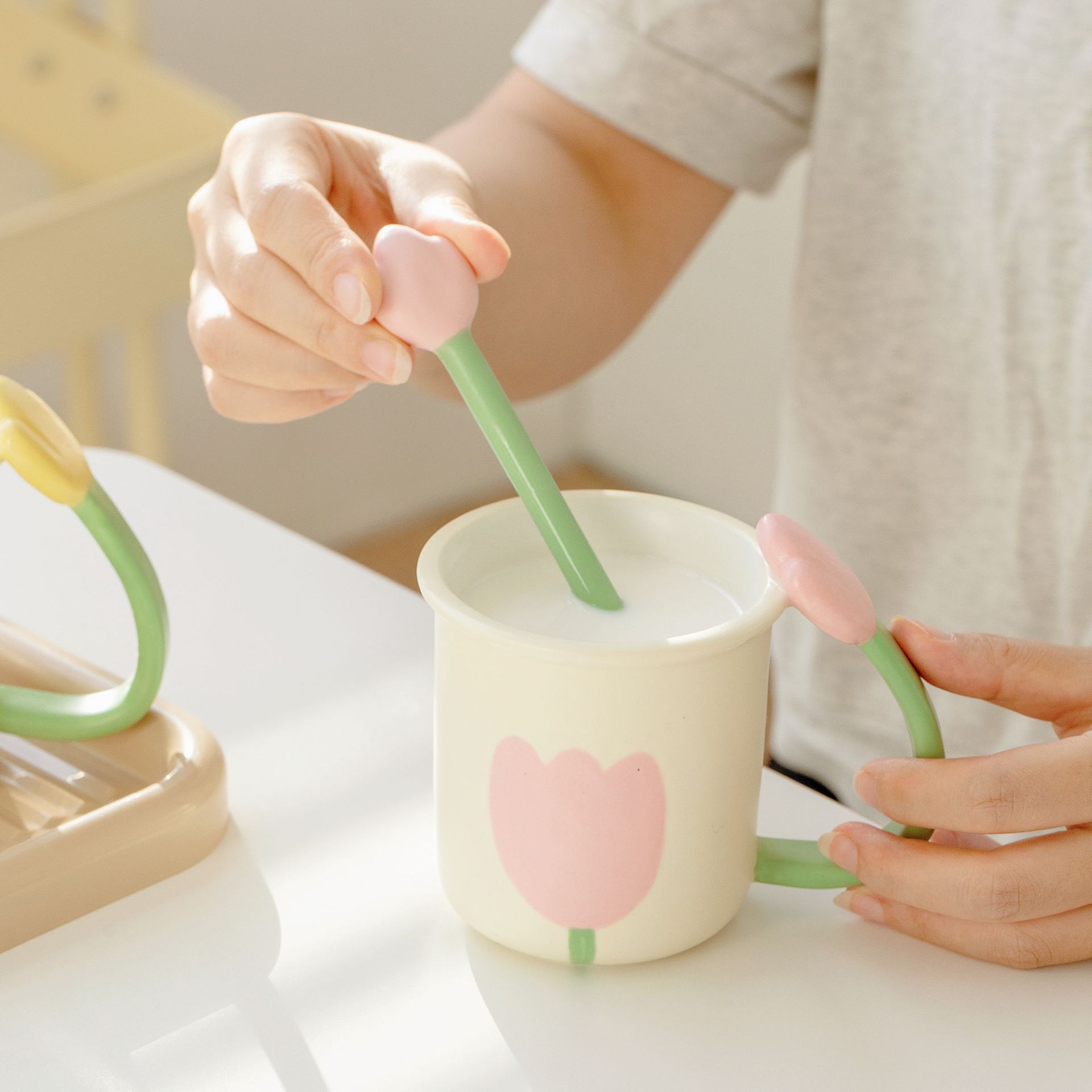Cute Girl Good-looking Couple Water Cup