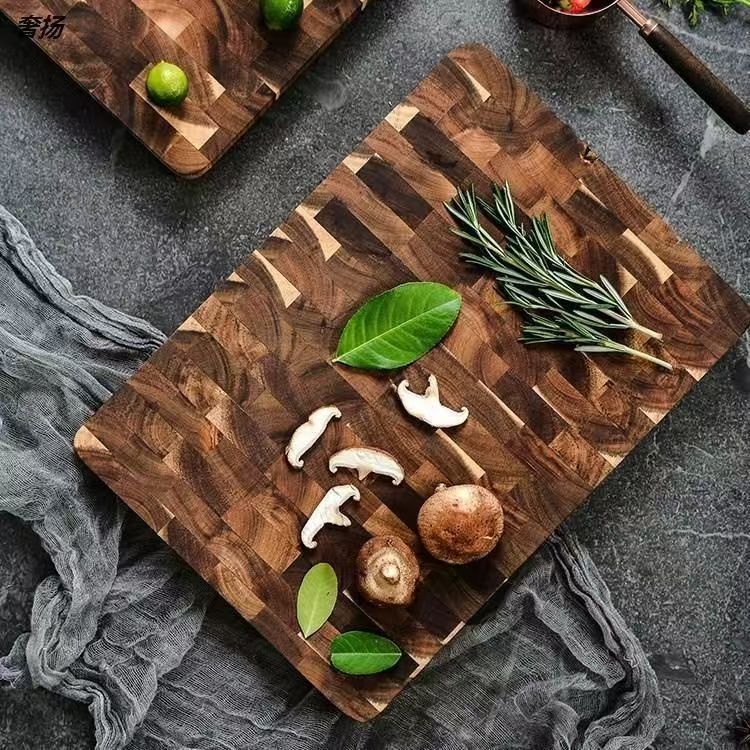 Grid Pattern Solid Wood Cutting Board